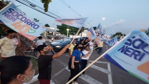 Na avenida Ceará, militância de Socorro Neri promove primeiro bandeiraço e adesivaço 